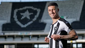 Zagueiro Philipe Sampaio é regularizado no Botafogo