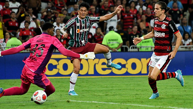 Cano marca, e Fluminense vence São Paulo no 'Jogo das Faixas' - Lance!