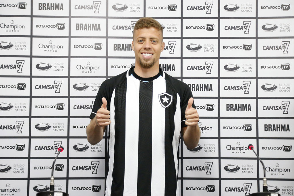 Lucas Fernandes chegou emprestado pelo Portimonense