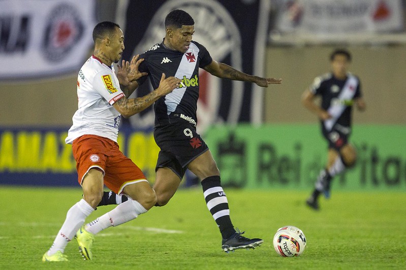 Vasco e Tombense ficam no empate em 1 a 1 pela Série B do Campeonato Brasileiro