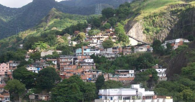 Polícia Militar realiza operação na comunidade Morro do Cruz, no Andaraí