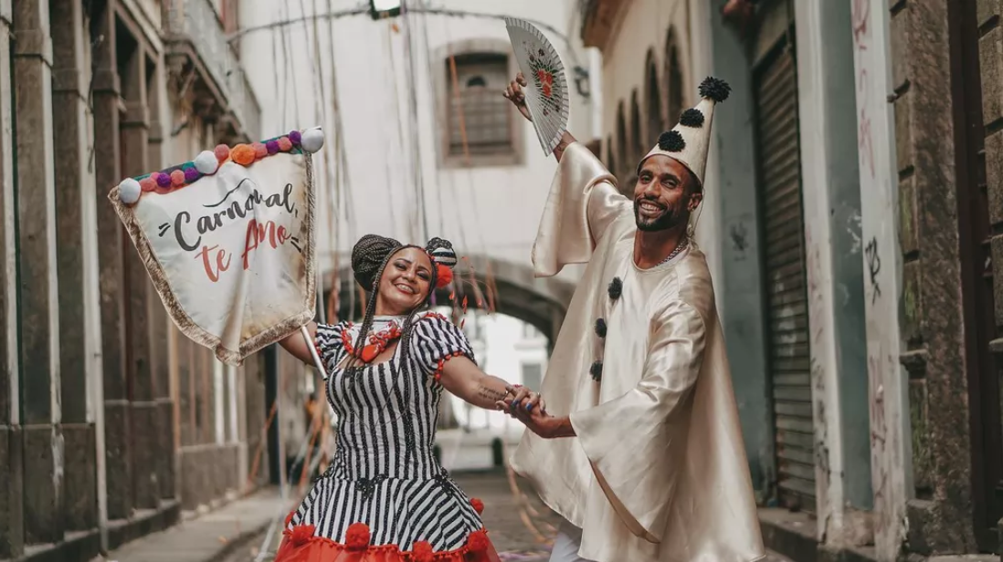 O primeiro casal Rute e Julinho, da Unidos do Viradouro