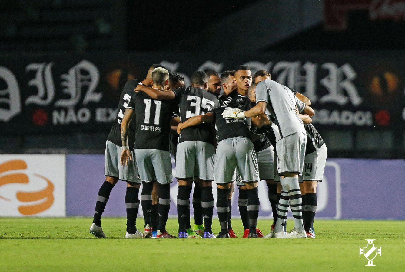 Jogadores do Vasco se reúnem antes do jogo