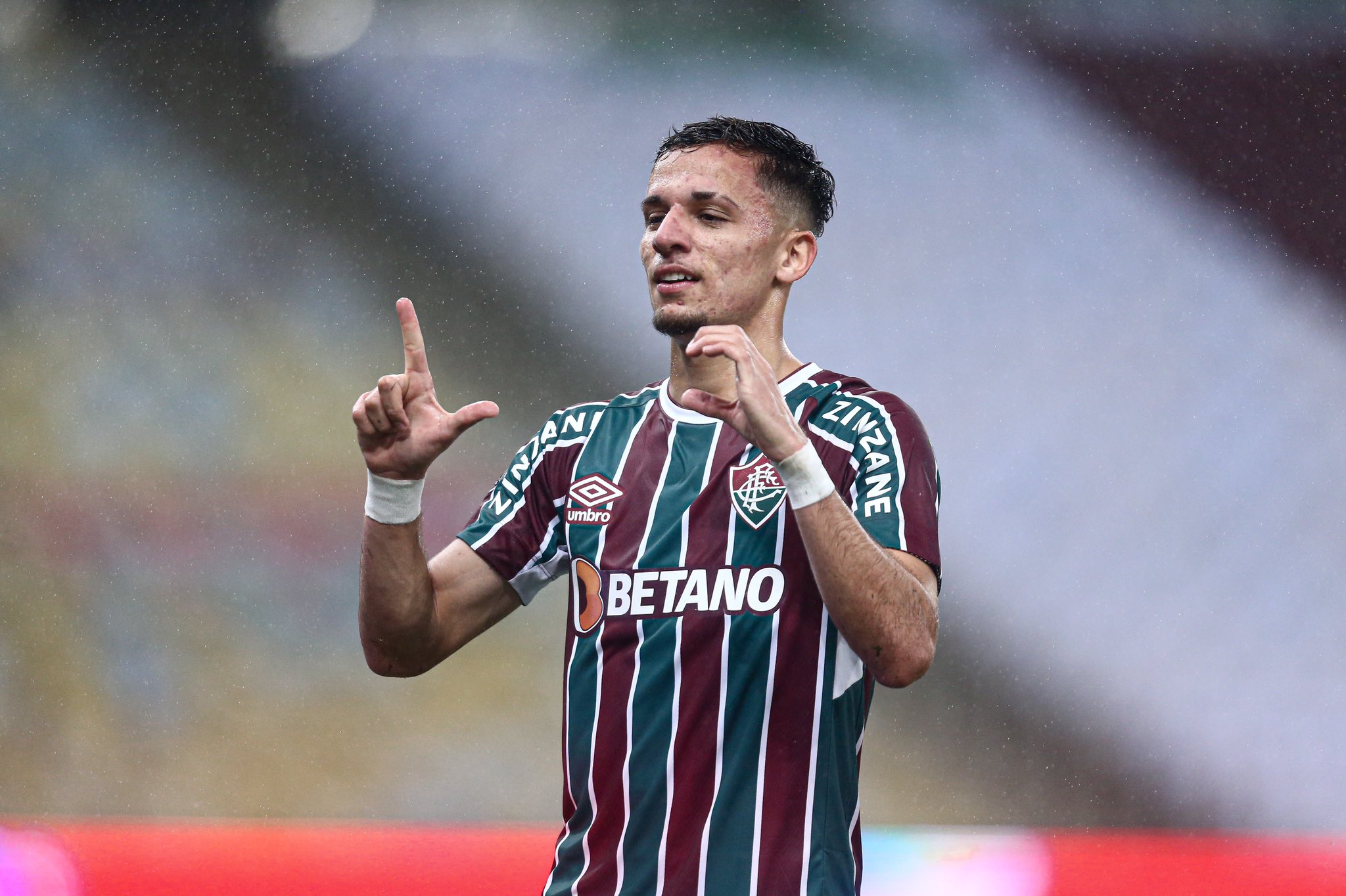 Gabriel Teixeira comemora gol sobre o Barcelona-EQU pelas quartas de final da Libertadores