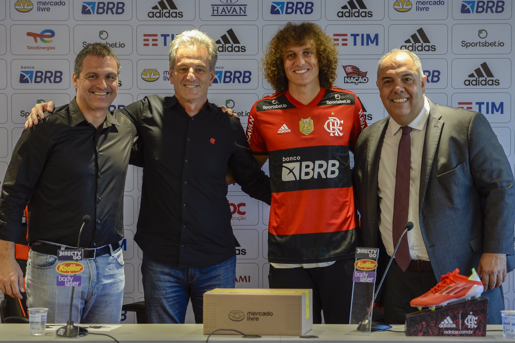 David Luiz é apresentado oficialmente pelo Flamengo, no CT do Ninho do Urubu