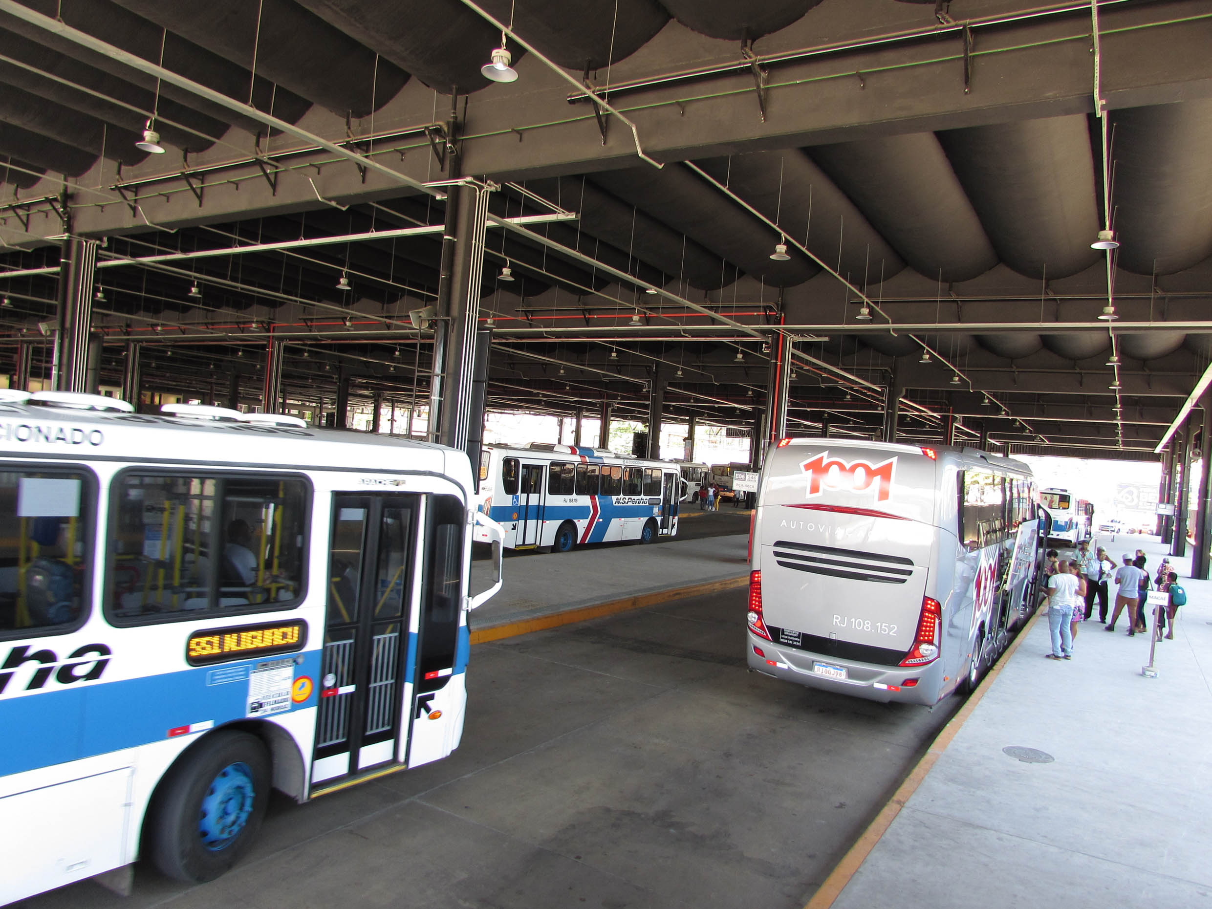 Ônibus parado na Rodoviária