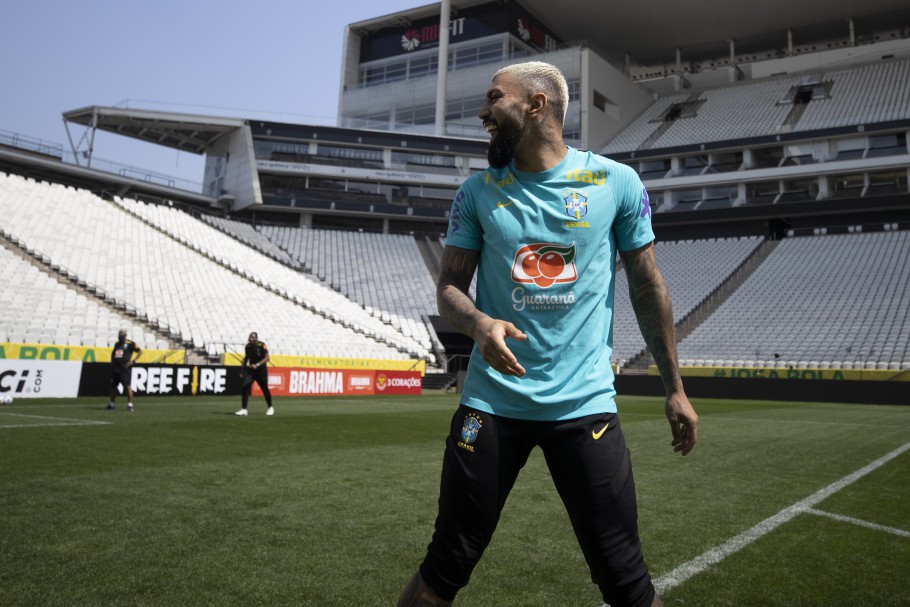 Gabigol com a camisa da Seleção Brasileira