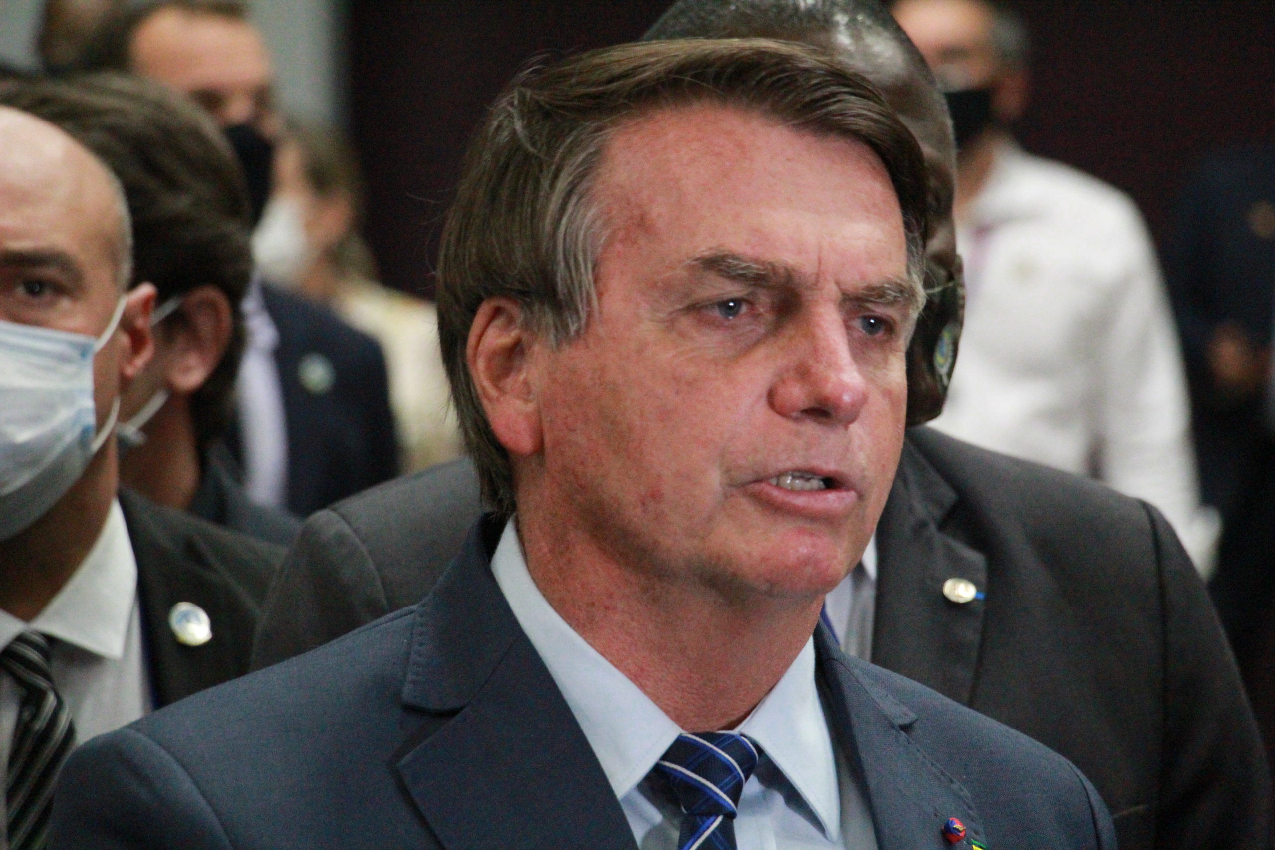Presidente Jair Bolsonaro dando entrevista sobre o caso do motorista preso na Rússia