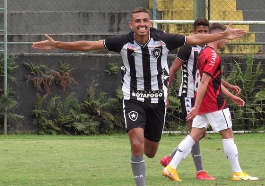 Juninho comemorando gol Botafogo