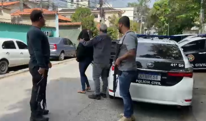 Mulher é presa por associação ao tráfico na Zona Oeste