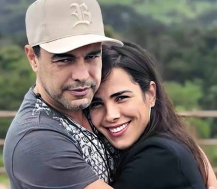 Wanessa abraçada com o pai Zezé di Camargo