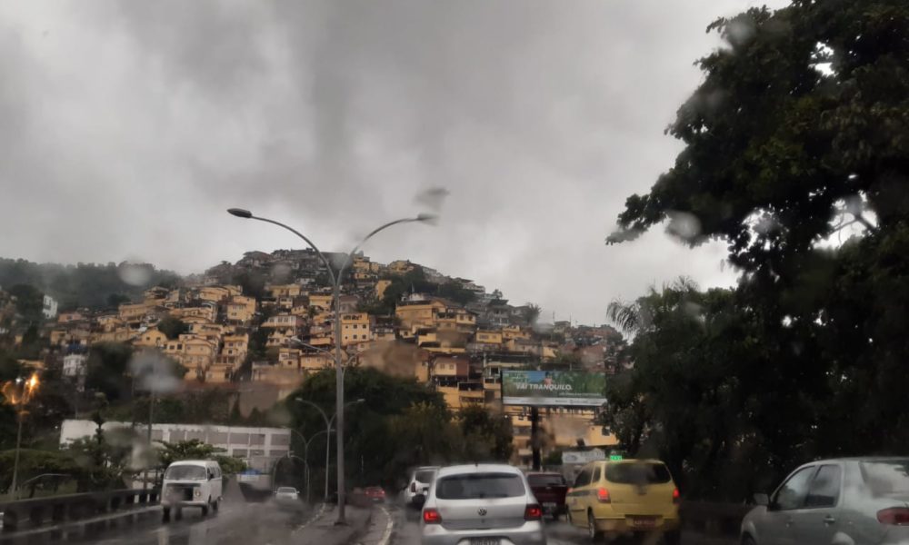 Chuva Provoca Transtornos Em Vias Expressas Do Rio Super R Dio Tupi