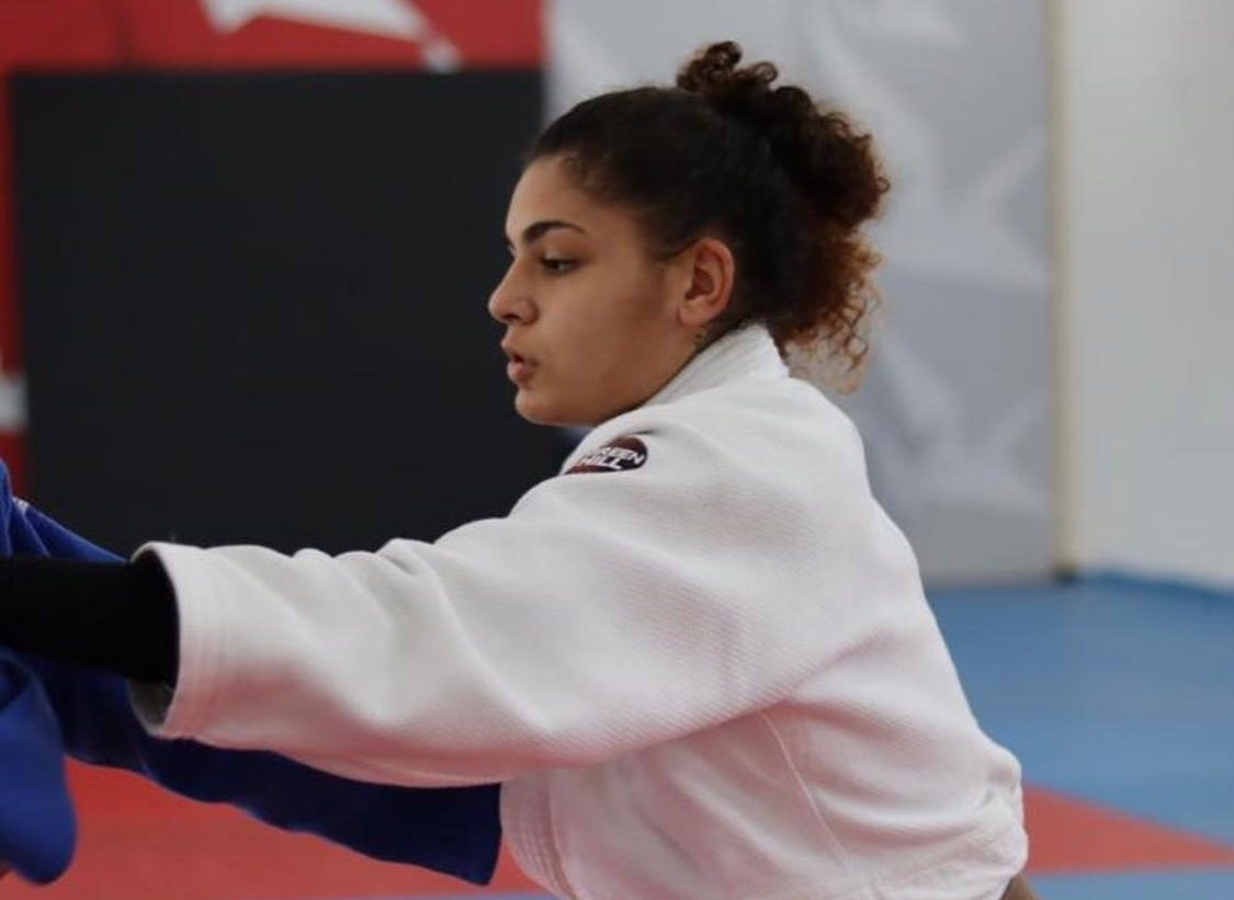 Judoca Eliza Carolina Ramos, de 18 anos, tenta recuperar os documentos roubados dias antes das Olimpíadas de Tókio