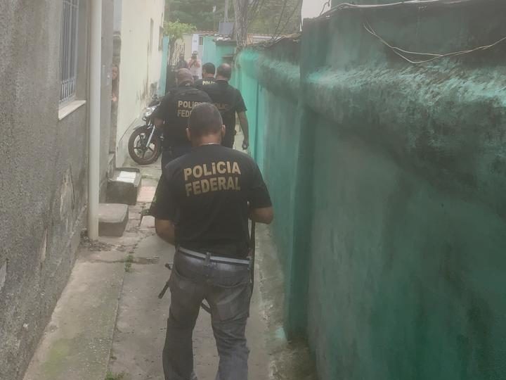 Policiais combatem tráfico internacional de pessoas