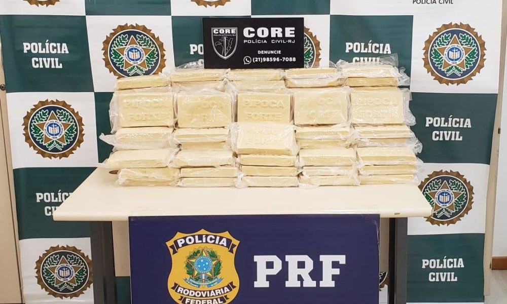 Prf E Pol Cia Civil Apreendem Cerca De Kg De Pasta Base De Coca Na