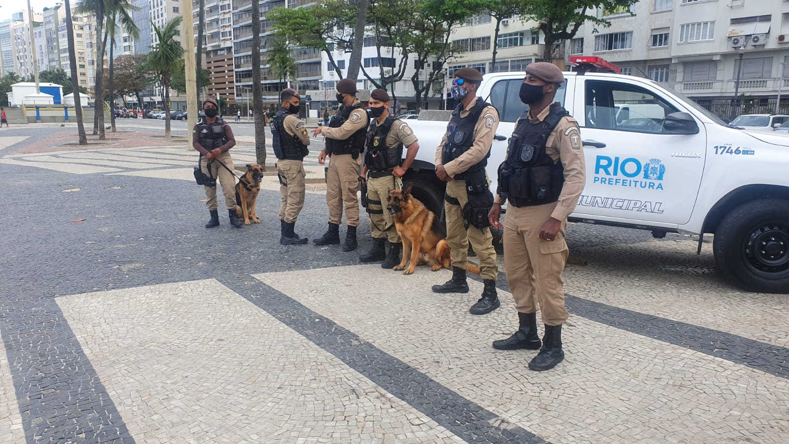 Guarda Municipal durante fiscalização na orla do Rio