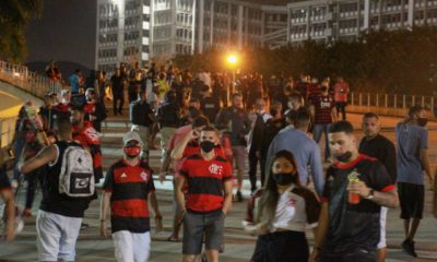 Movimentação de torcedores no Maracanã