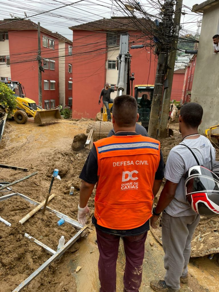 Prefeitura de Caxias mobiliza ajuda para Petrópolis
