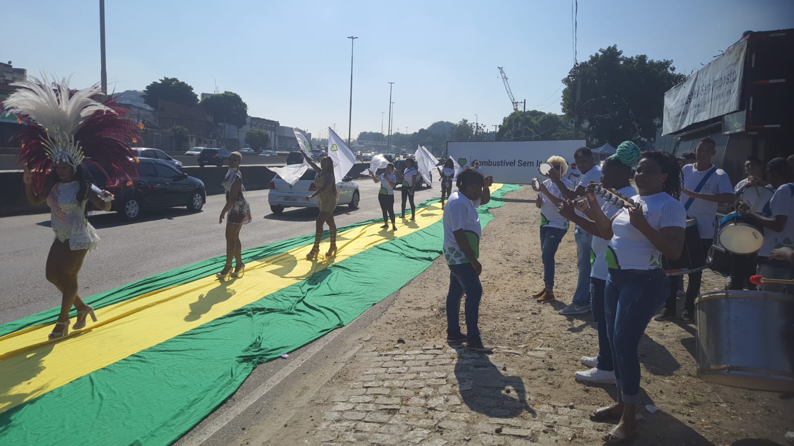 Protesto na Avenida Brasil contra o aumento do preço do combustível