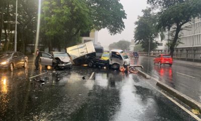 Acidente de trânsito na Avenida General Justo, no Centro do Rio