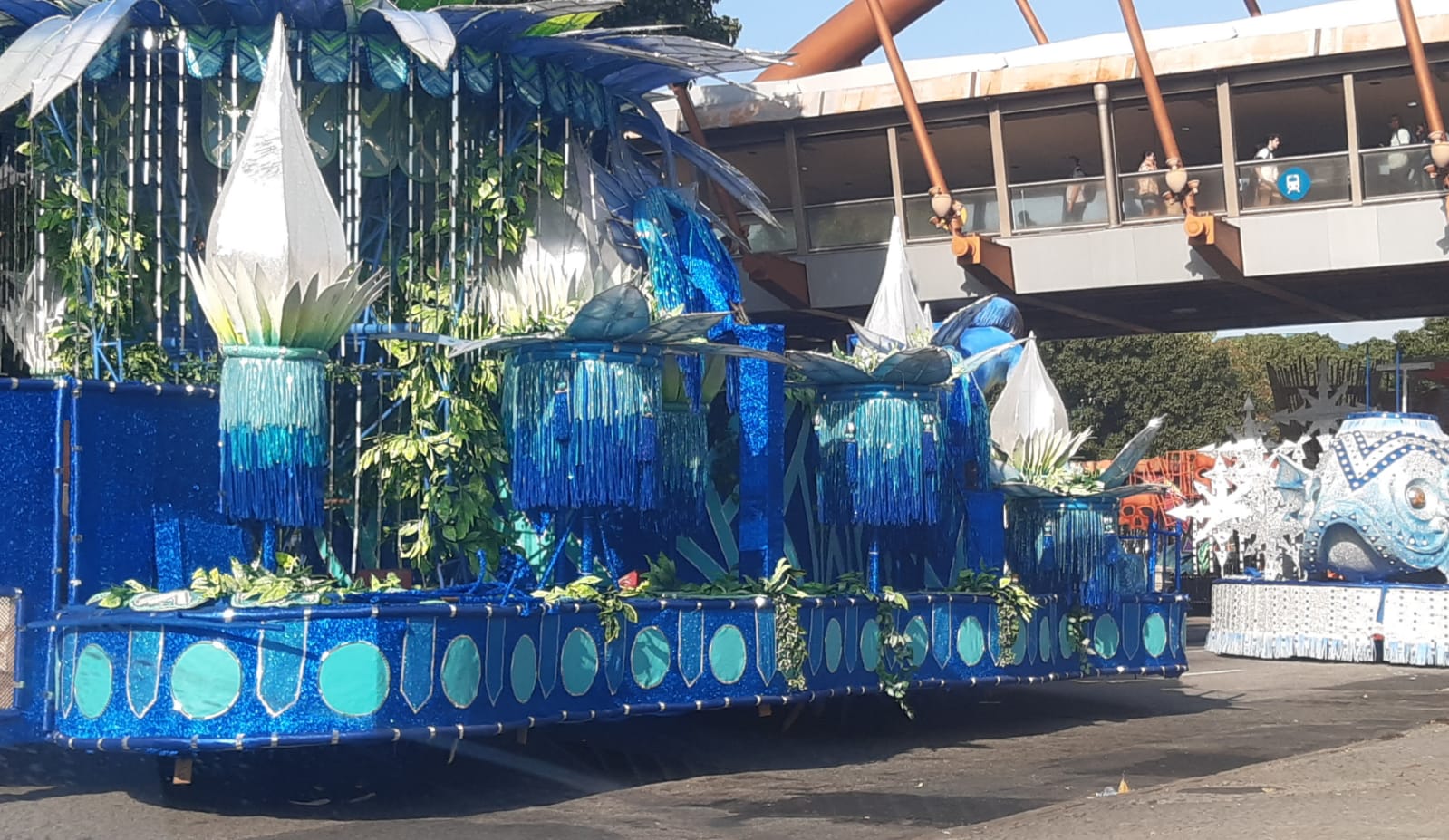 Carro alegórico na Avenida Presidente Vargas