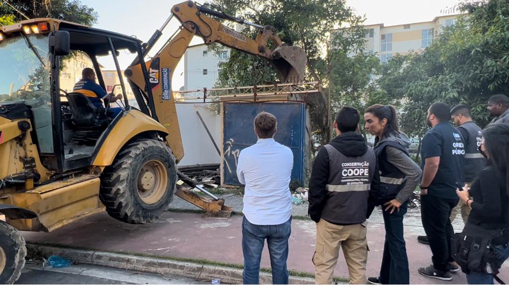 Secretaria de Ordem Pública realiza demolição de estruturas irregulares na Zona Oeste