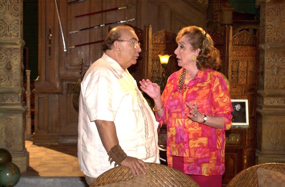 Sérgio Mamberti (Silvano) e Aracy Balabanian (Hermínia) em cena da novela 'Sabor da Paixão', de 2002 