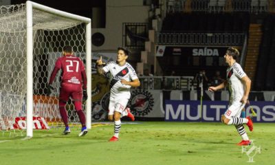 Cano comemora gol de pênalti sobre o Guarani pela Série B