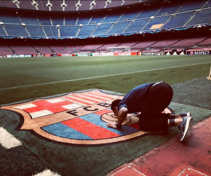Daniel Alves vai usar o número 8 no retorno ao Barça