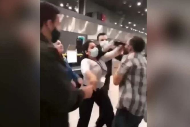 funcionários briga em aeroporto