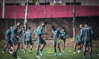 Guarani treina antes do jogo com o Vasco pela Série B do Campeonato Brasileiro