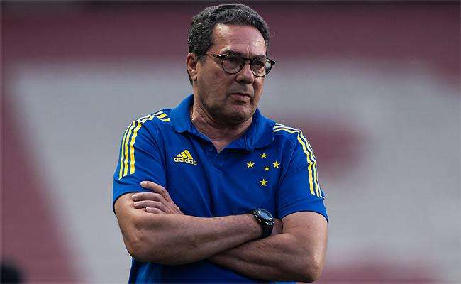 Vanderlei Luxemburgo é demitido do Cruzeiro