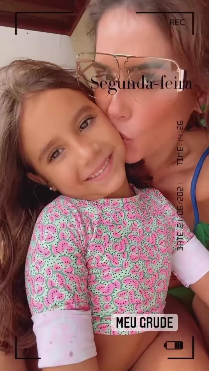 Maria Flor e Deborah Secco